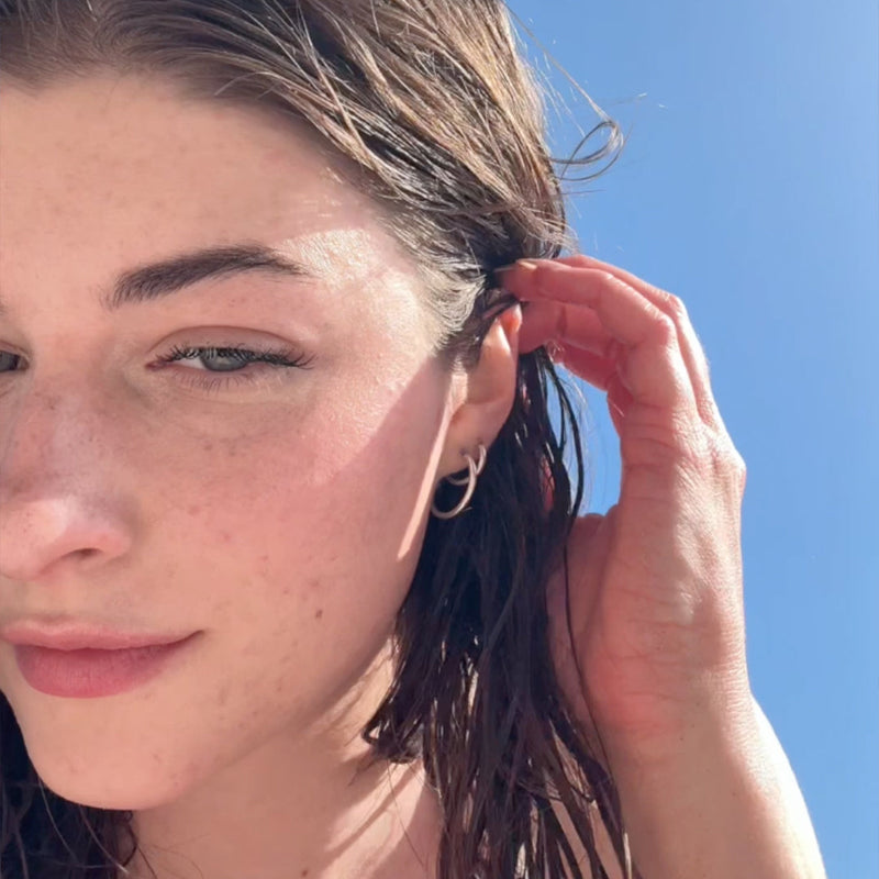Post-Beach Shower Routine: Remove SPF, Sweat + Salt Without Drying Out Skin