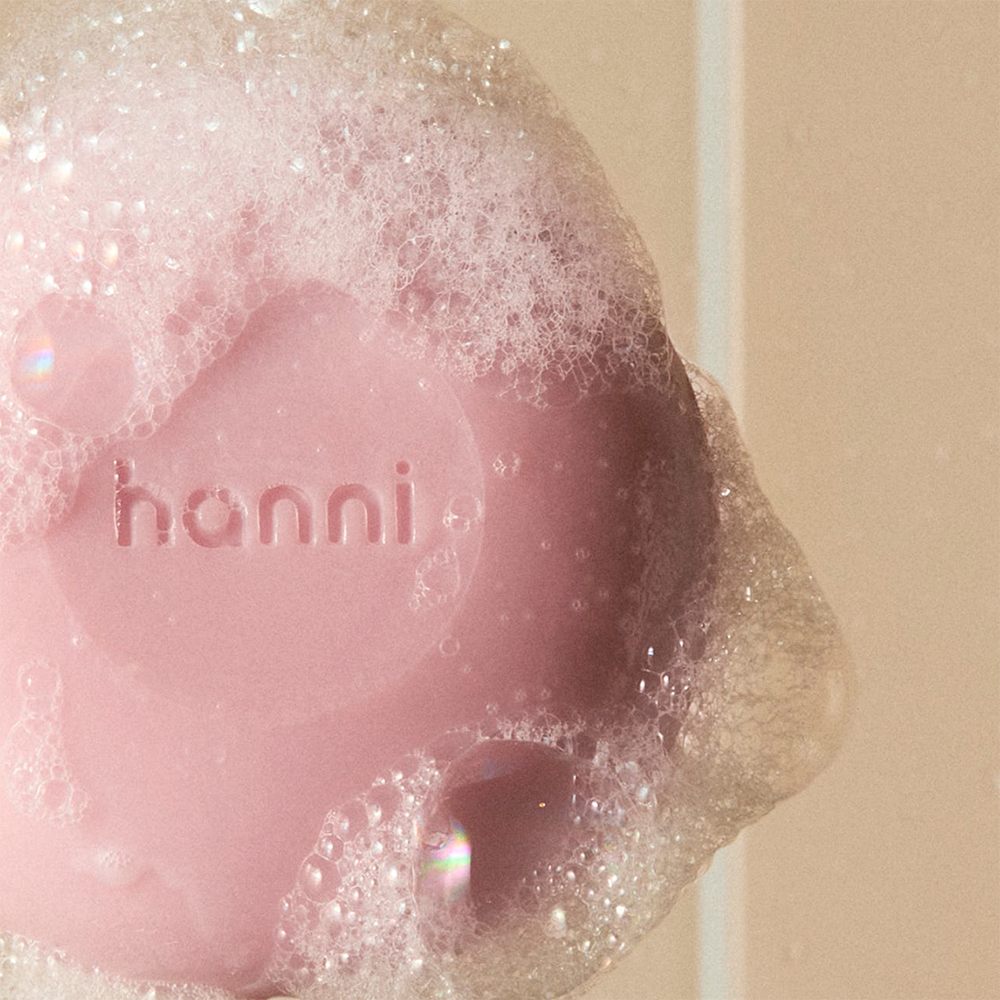 Cocoon Cleanse close up shot with bubbles